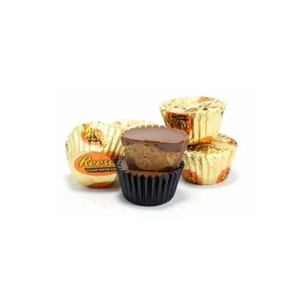 Reese's Peanut Butter Cups Miniatures: 105-Piece Box 4 Reese's Peanut Butter Cups Miniatures: 105-Piece Box - Image 2